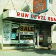 The lyrics RUN DEVIL RUN of PAUL MCCARTNEY is also present in the album Run devil run (1999)