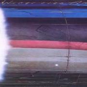 The lyrics LET 'EM IN of PAUL MCCARTNEY is also present in the album Wings over america (1976)
