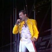 The lyrics ANOTHER ONE BITES THE DUST of QUEEN is also present in the album Live magic (1986)