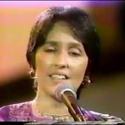 The lyrics FOR ALL WE KNOW of JOAN BAEZ is also present in the album Honest lullaby (1979)